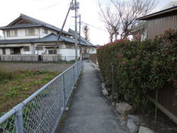 11.突き当りを右に曲がった際の風景